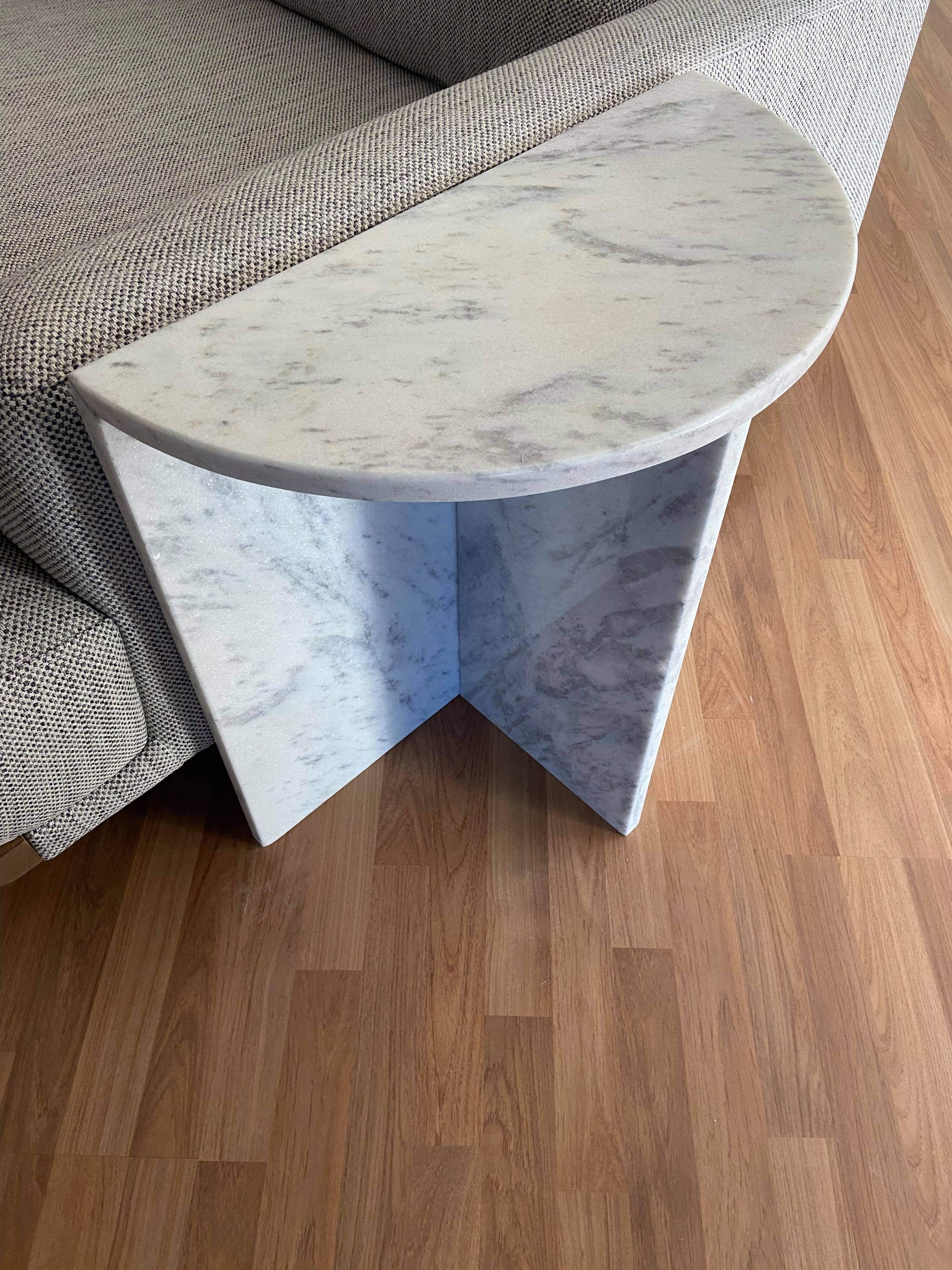 Half moon Carrara side table